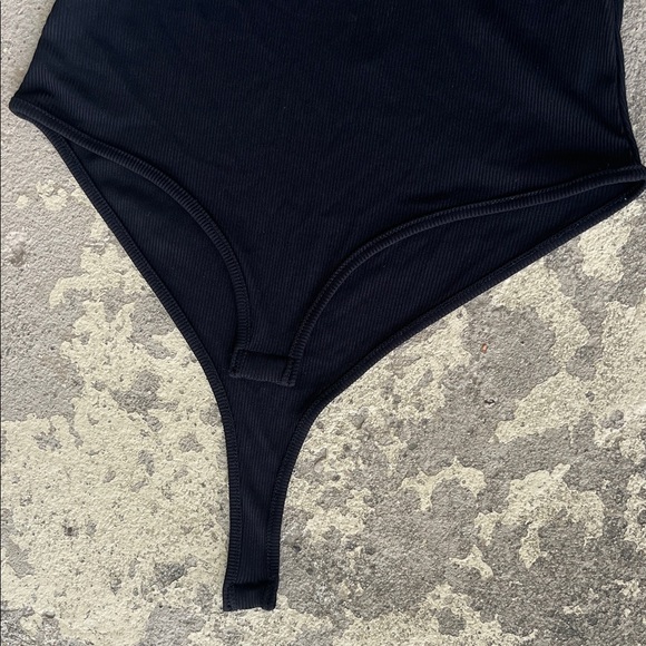 New Amazon Black Ribbed Bodysuit - Picture 7 of 12